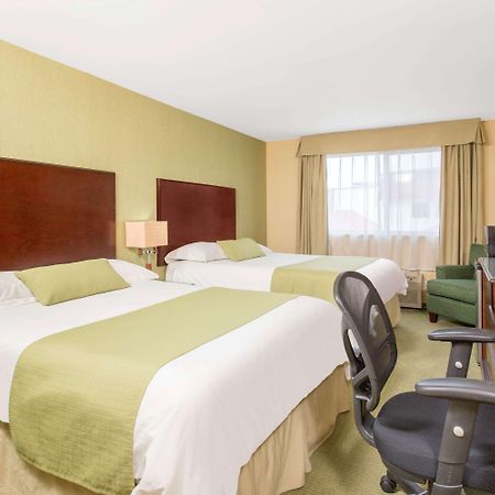Ramada By Wyndham Williams Lake Zewnętrze zdjęcie
