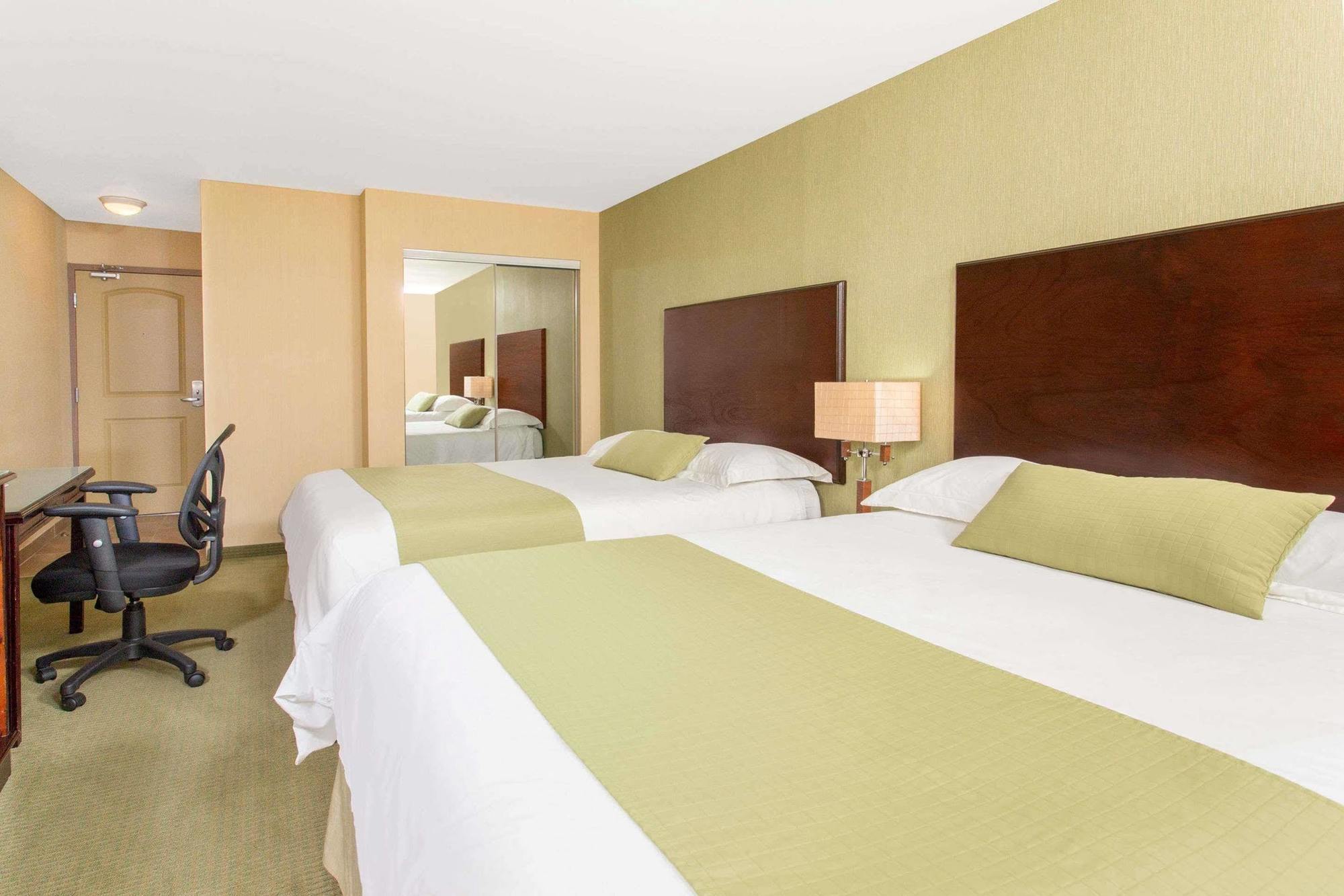Ramada By Wyndham Williams Lake Zewnętrze zdjęcie