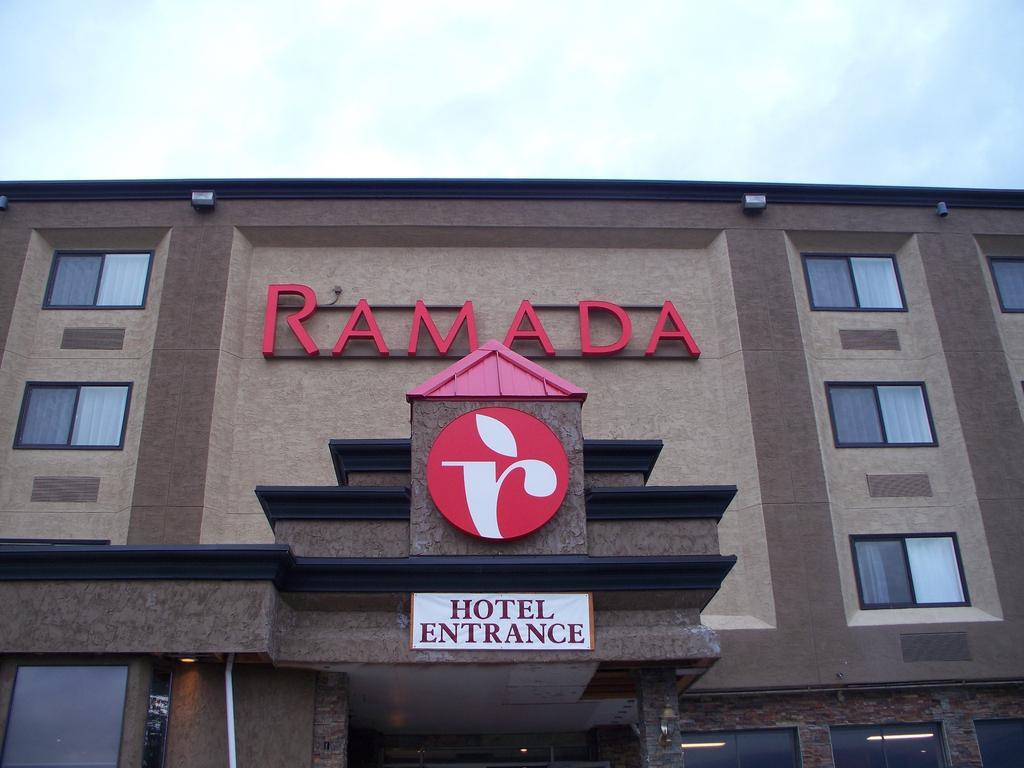 Ramada By Wyndham Williams Lake Zewnętrze zdjęcie