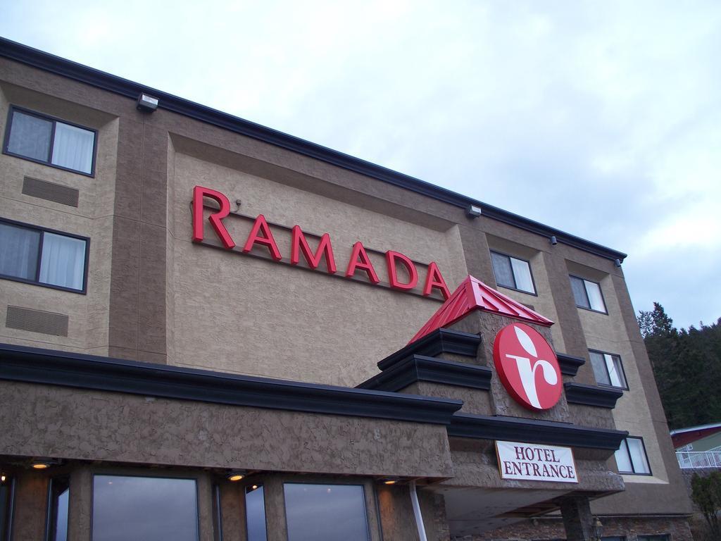 Ramada By Wyndham Williams Lake Zewnętrze zdjęcie