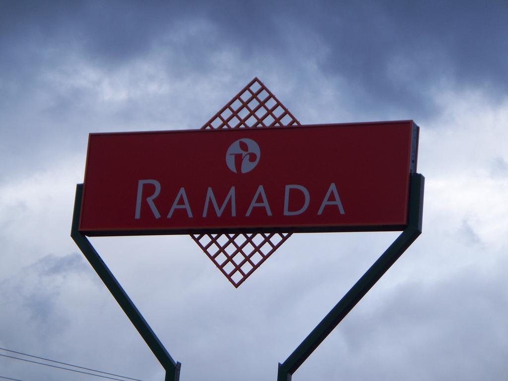 Ramada By Wyndham Williams Lake Zewnętrze zdjęcie